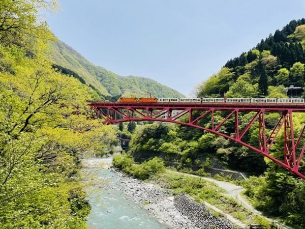 黒部峡谷トロッコ電車宇奈月温泉から